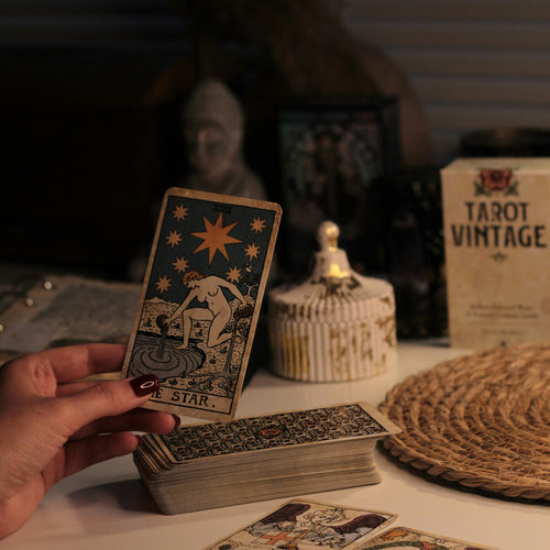 Lettura di tarocchi ("Il Seme Nascosto")